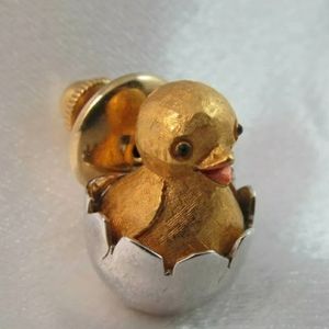 Vintage Avon cute Chick Hatching Pin